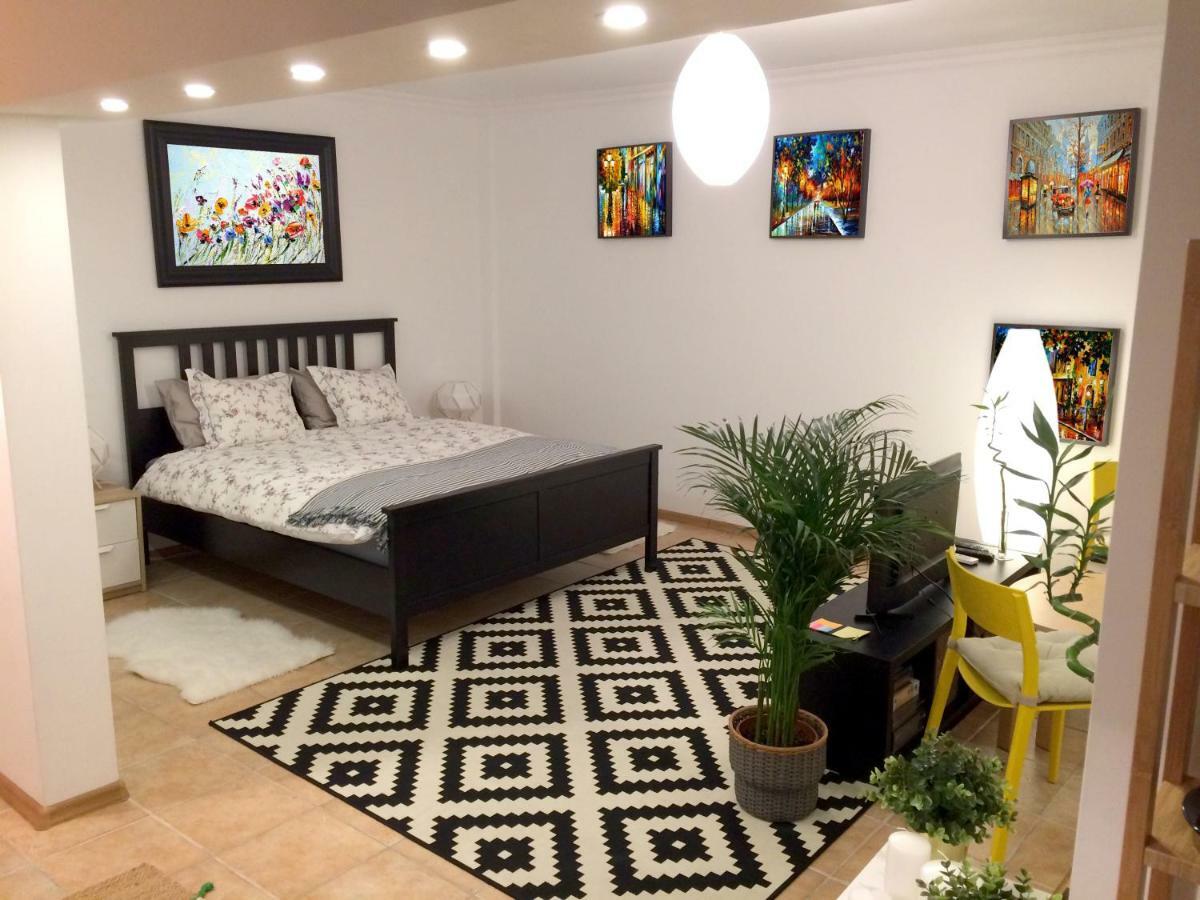 My Little Studio Bukares Bagian luar foto
